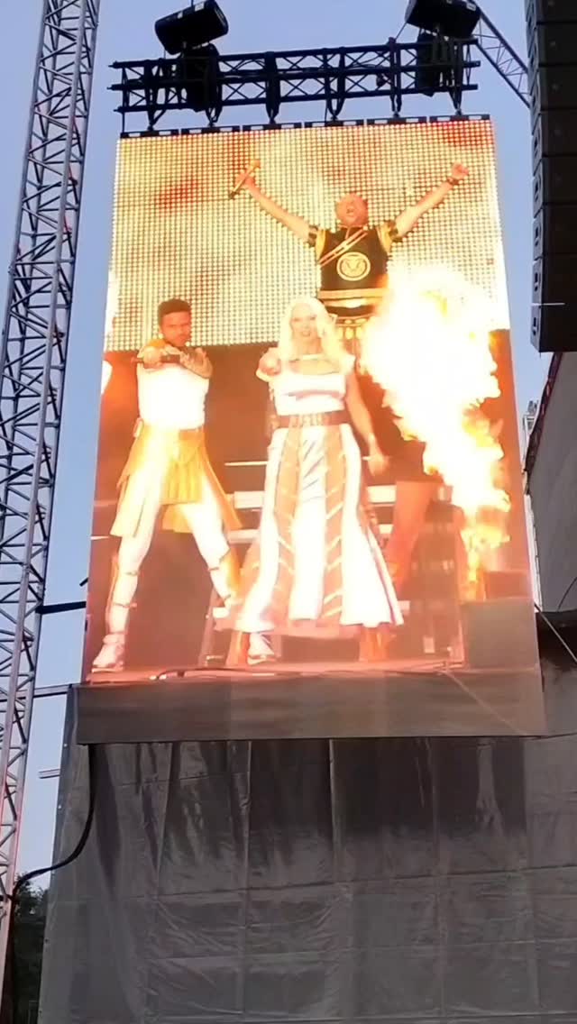 Viime vuonna näytti tältä Tampere City Festivaaleilla!🔥Kuvattiin& bailattiin äititytär- tehotiimin voimin @alinauusitup